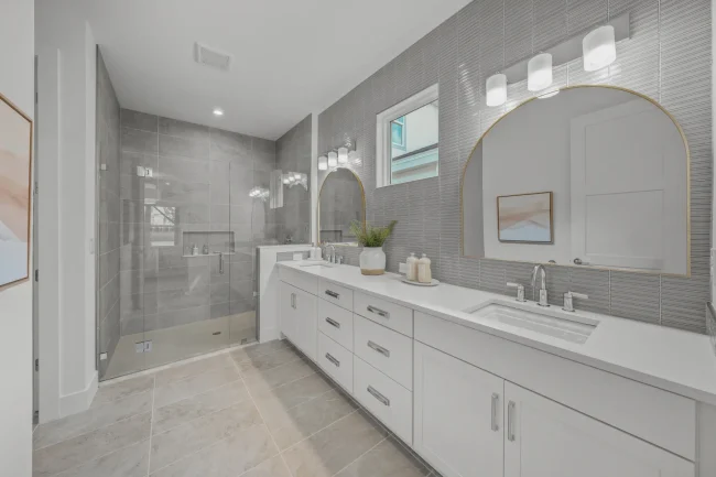 Master Bathroom in Southampton at Longmeadow